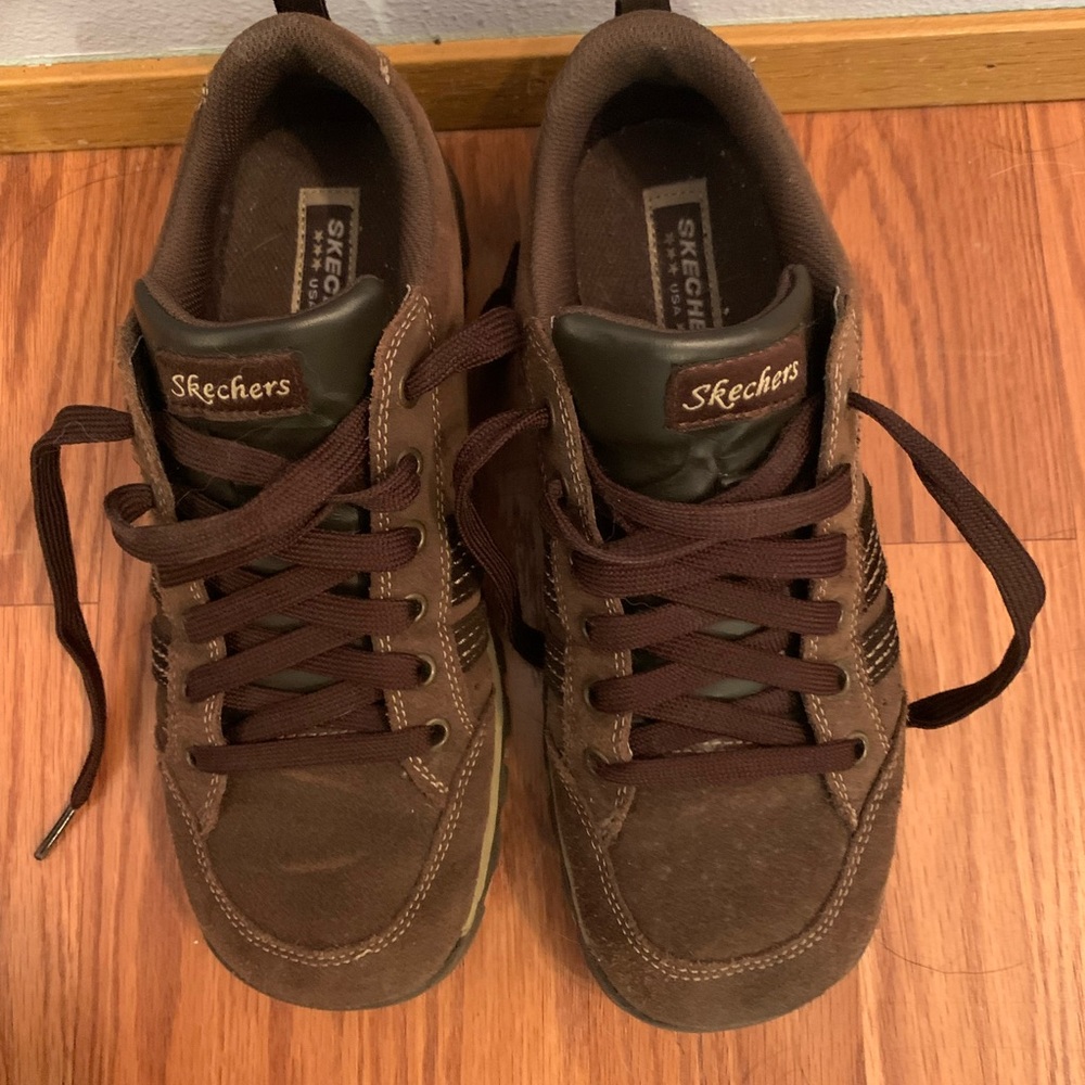 Skechers sneakers size 9